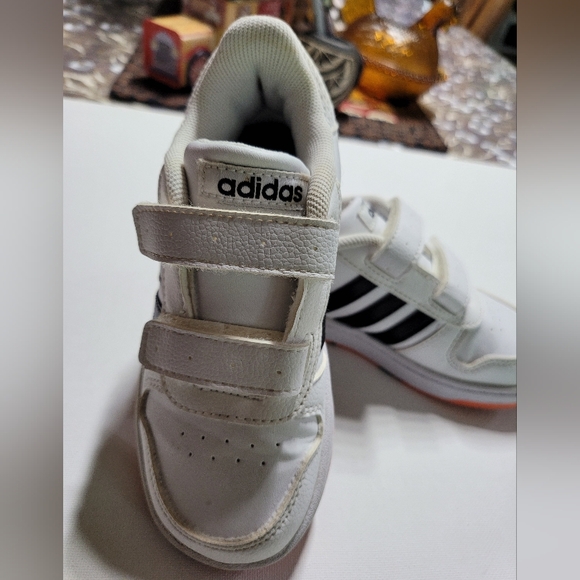 Adidas Unisex-Child Hoops Sneaker - Picture 7 of 12